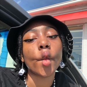 Meet your Posher, Imani